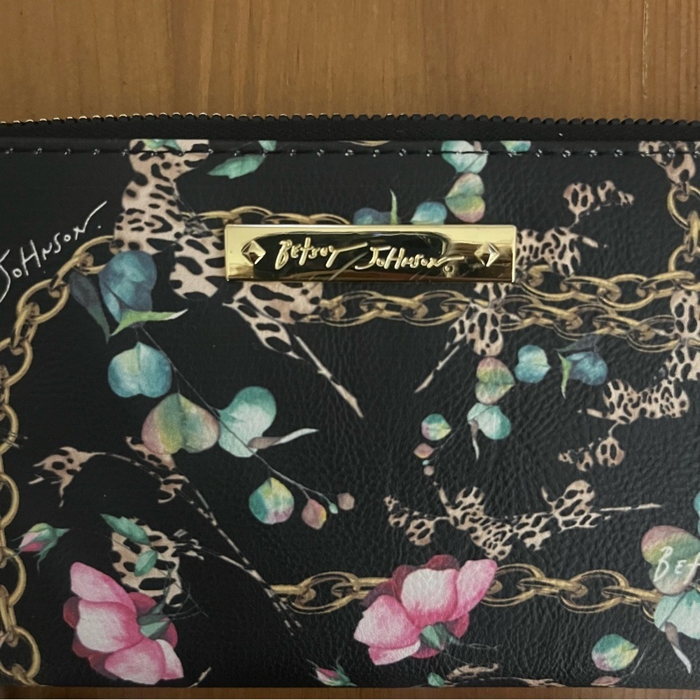Betsey Johnson Black Floral Gold Chain Women's Trifold Wristlet Wallet - Picture 6 of 6